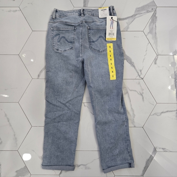 Women's Santana Jeans - Picture 2 of 4